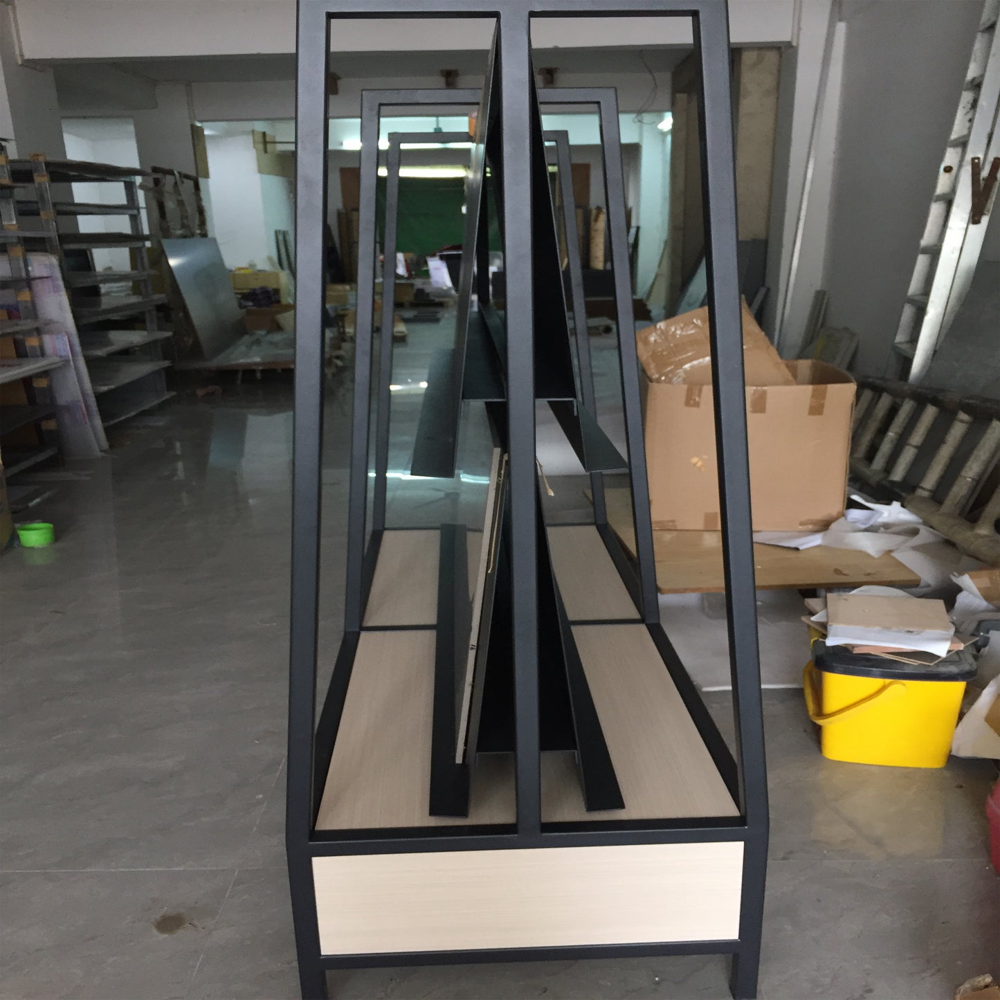 Support de rangement pour carrelage en céramique